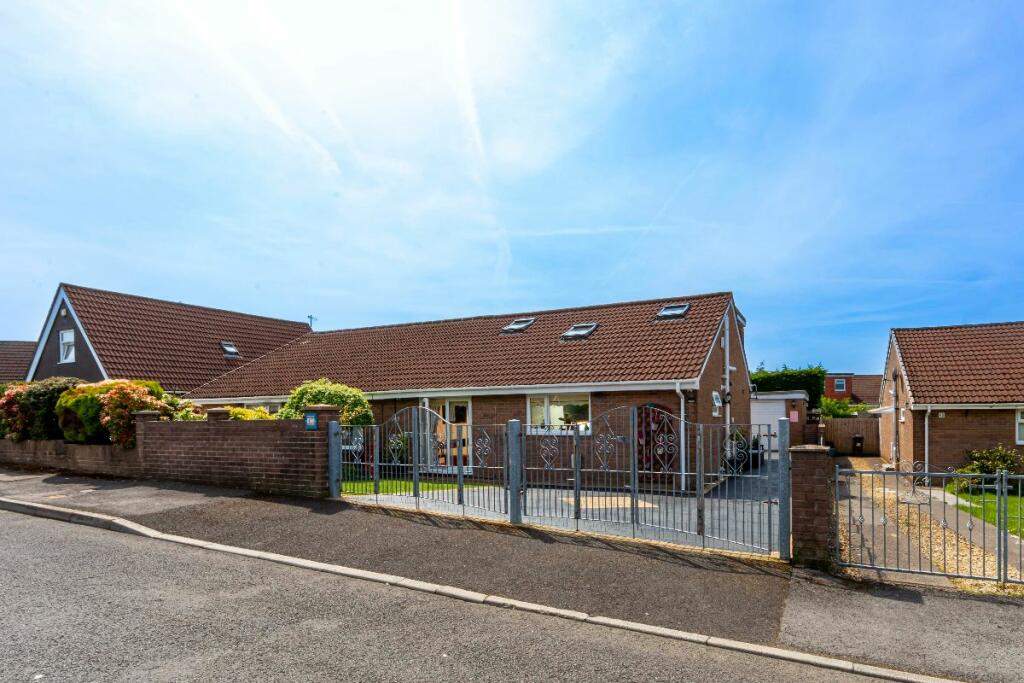 3 bedroom bungalow for sale in Ty Llwyd Parc Estate, Quakers Yard