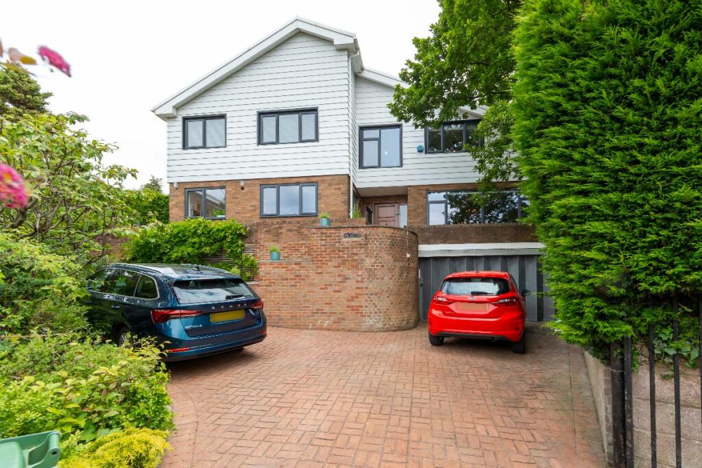 5 bedroom detached house for sale in The Oak Tree, Heol Fawr, Nelson