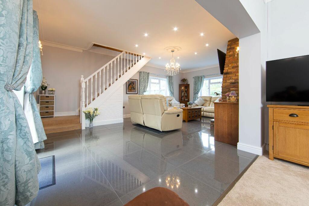 Additional property image - Ty'R-y-Wen Farm, Bedlinog, Treharris