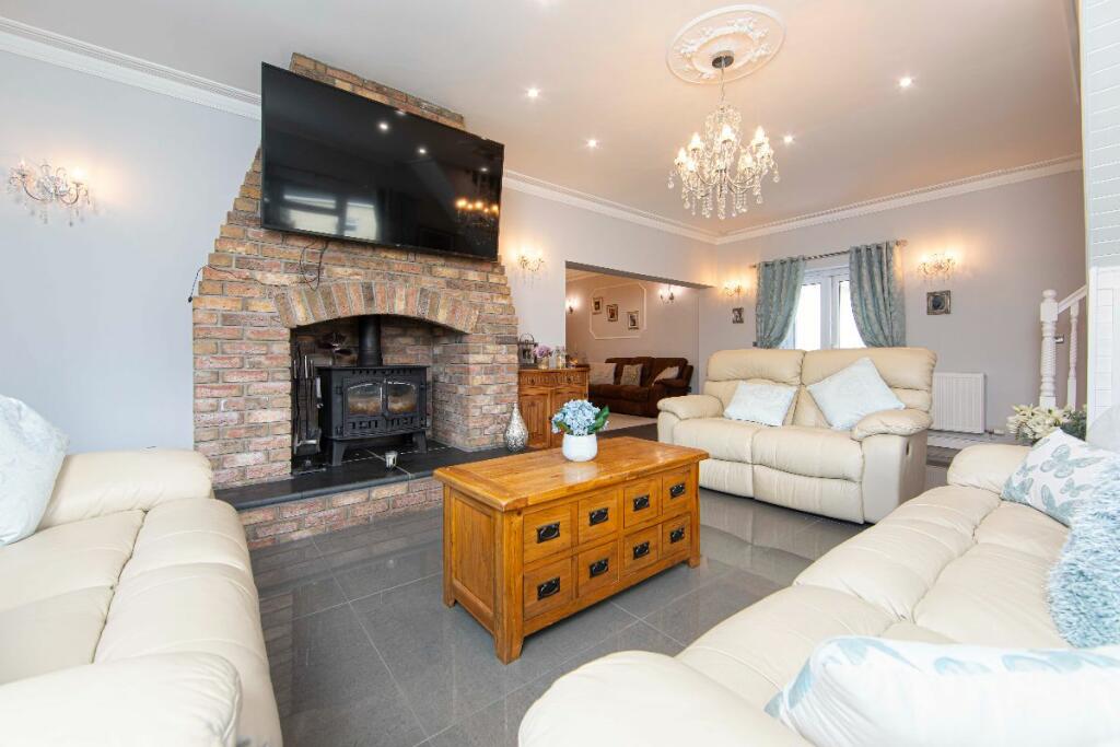 Additional property image - Ty'R-y-Wen Farm, Bedlinog, Treharris