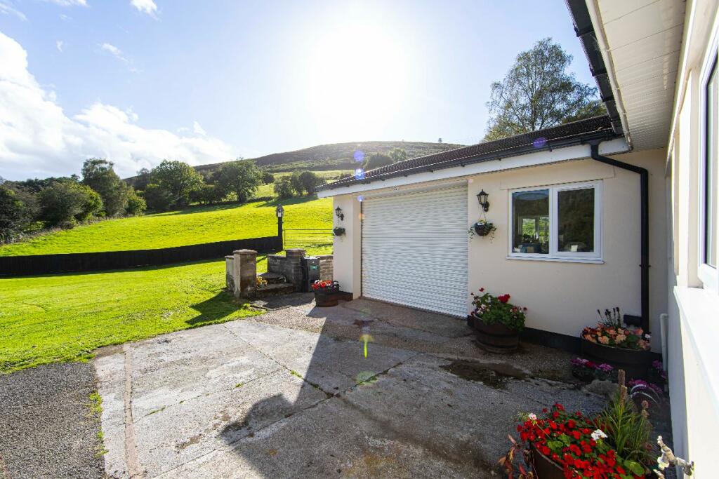 Additional property image - Ty'R-y-Wen Farm, Bedlinog, Treharris