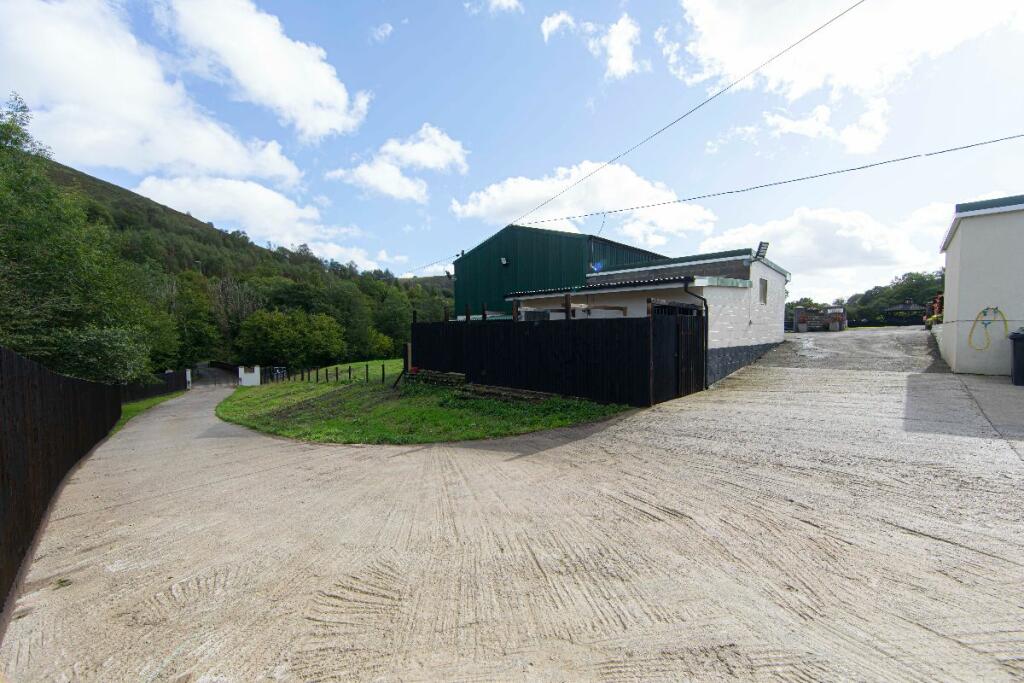 Additional property image - Ty'R-y-Wen Farm, Bedlinog, Treharris