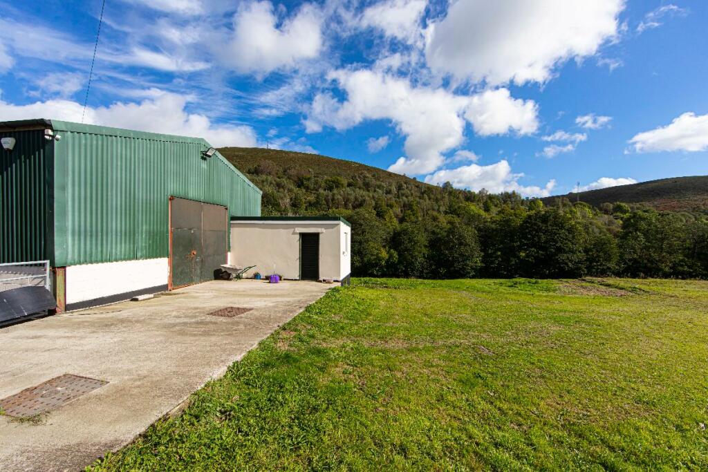 Additional property image - Ty'R-y-Wen Farm, Bedlinog, Treharris