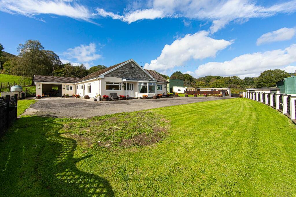 Additional property image - Ty'R-y-Wen Farm, Bedlinog, Treharris