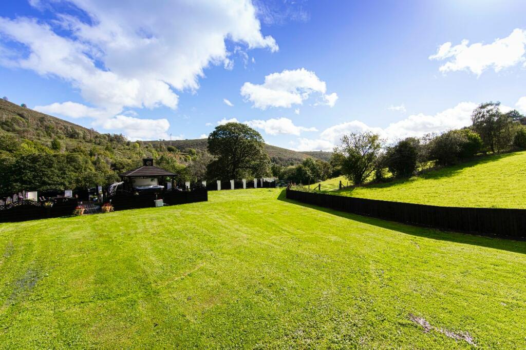 Additional property image - Ty'R-y-Wen Farm, Bedlinog, Treharris