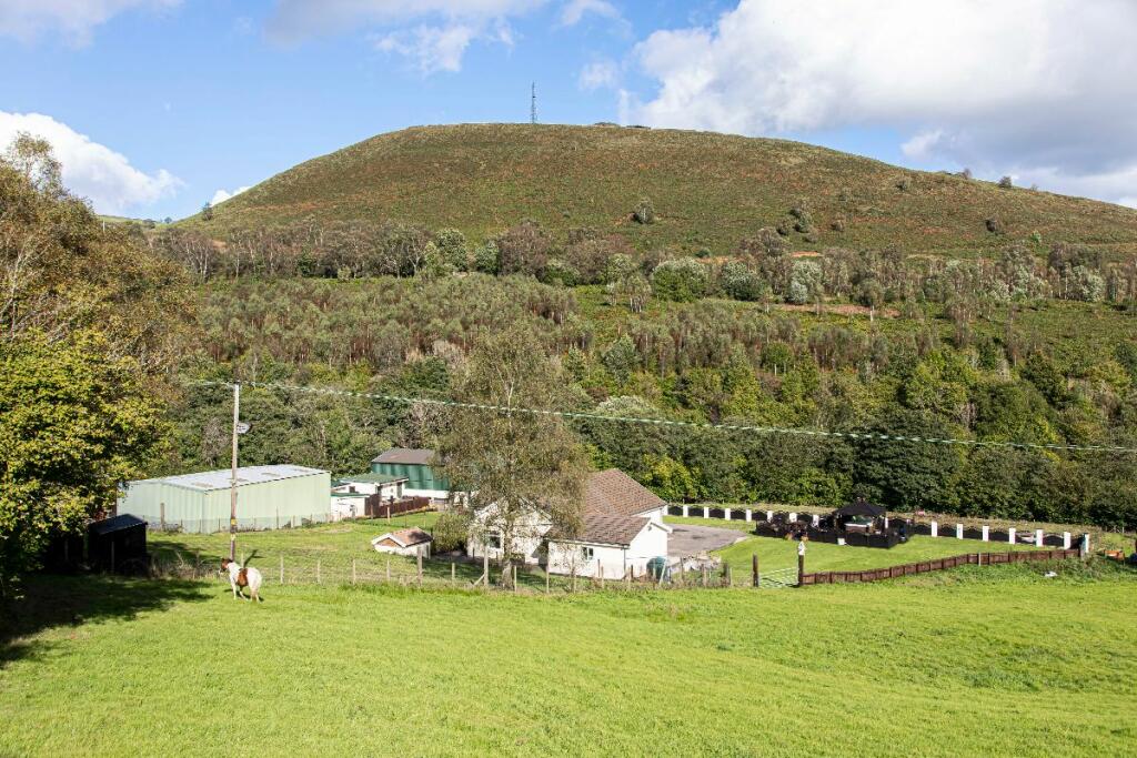 Additional property image - Ty'R-y-Wen Farm, Bedlinog, Treharris