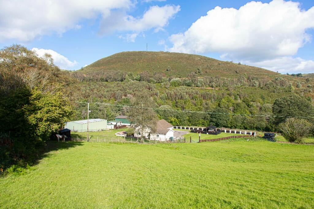 Additional property image - Ty'R-y-Wen Farm, Bedlinog, Treharris