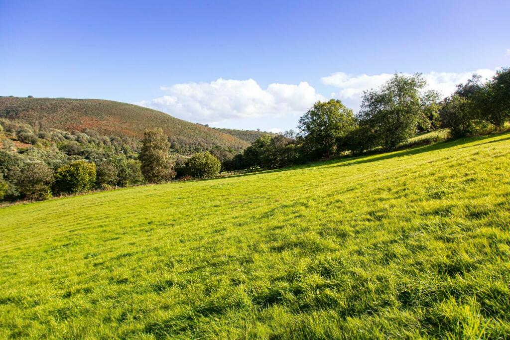 Additional property image - Ty'R-y-Wen Farm, Bedlinog, Treharris