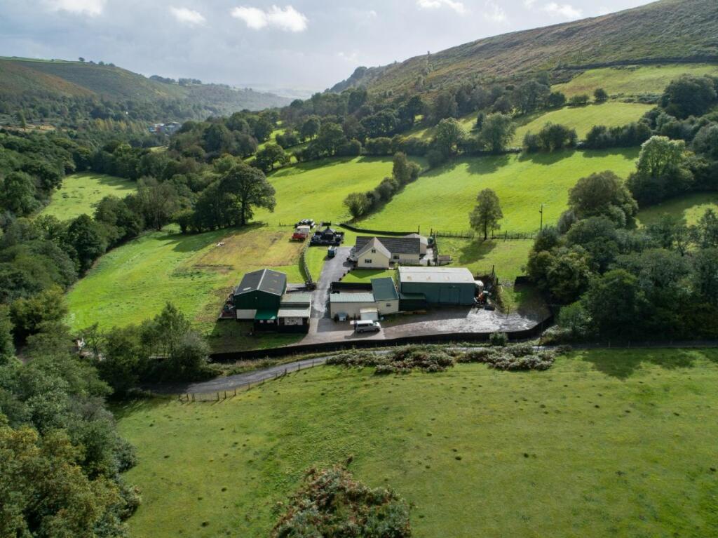 Additional property image - Ty'R-y-Wen Farm, Bedlinog, Treharris