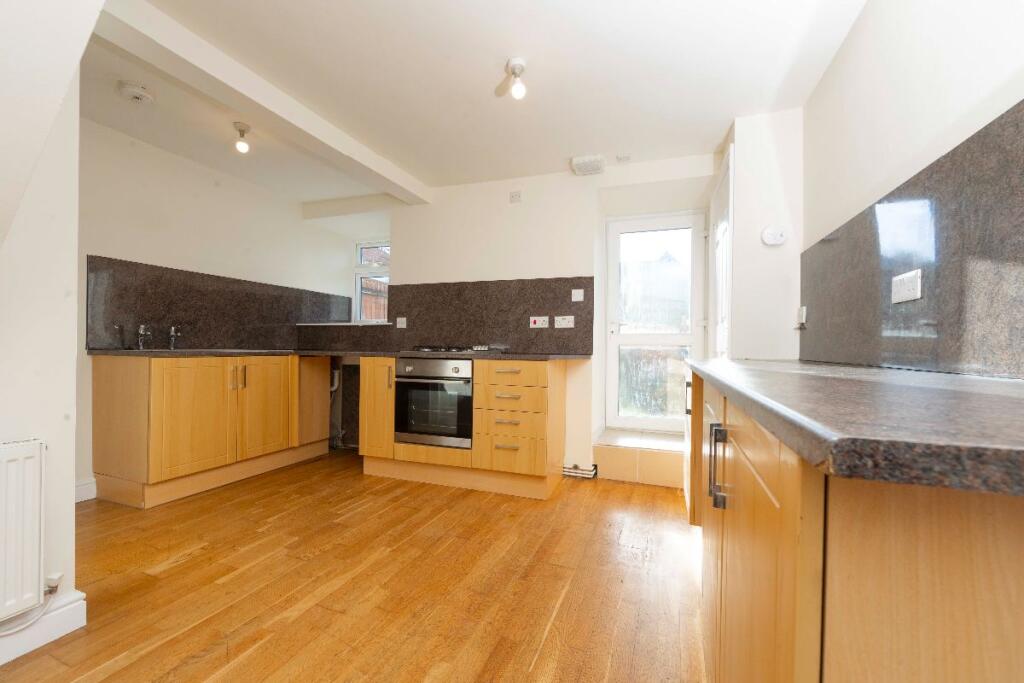 Additional property image - Heol Fawr, Nelson, Treharris