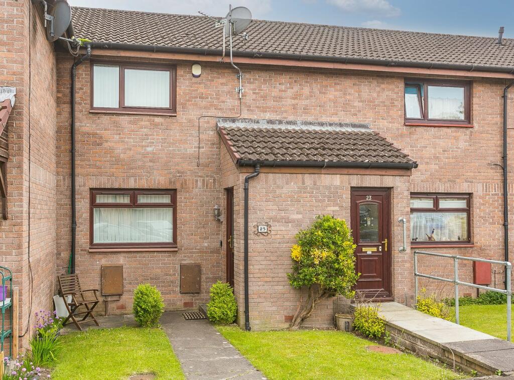 2 bedroom terraced house for sale in Ashkirk Place, Ballumbie, Dundee, DD4