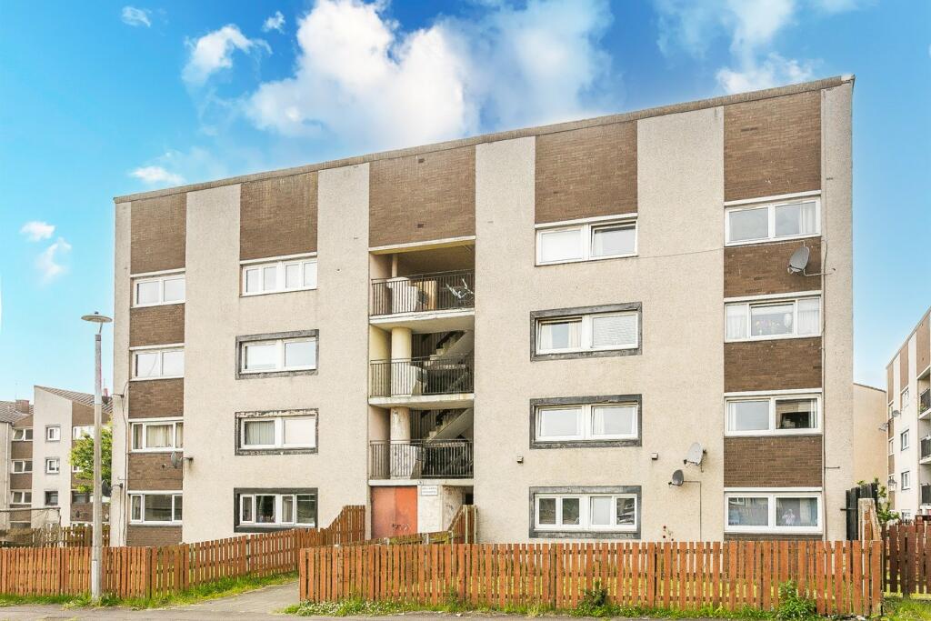 2 bedroom flat for sale in Calder Grove, Edinburgh, EH11