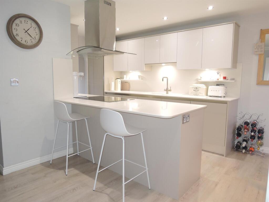 Additional property image - Hakewill Way, Colchester