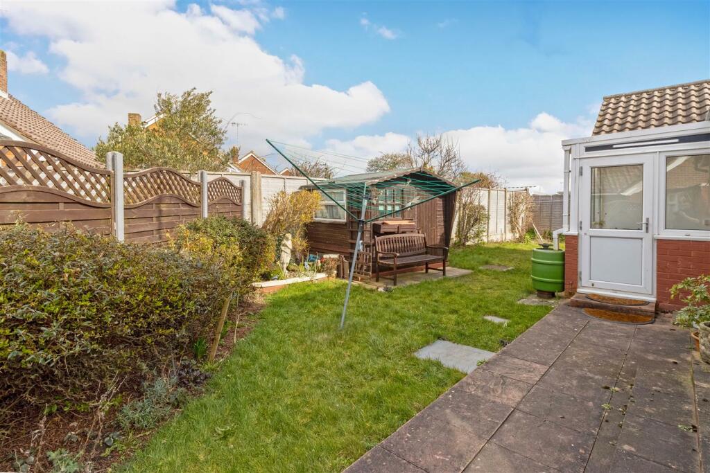 2 bedroom detached bungalow for sale in Thirlmere Crescent, Sompting, Lancing, BN15