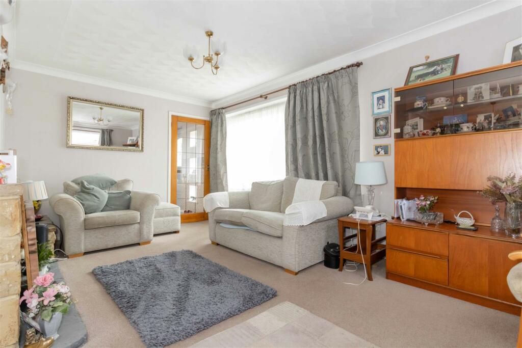 2 bedroom detached bungalow for sale in Thirlmere Crescent, Sompting, Lancing, BN15