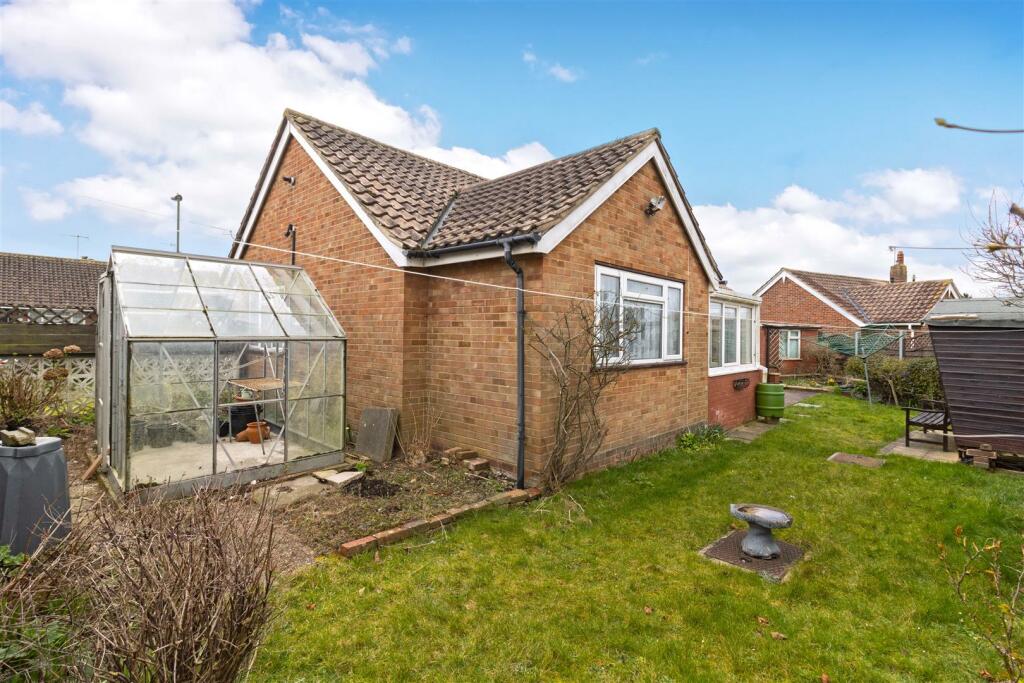 2 bedroom detached bungalow for sale in Thirlmere Crescent, Sompting, Lancing, BN15