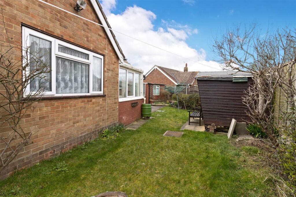 2 bedroom detached bungalow for sale in Thirlmere Crescent, Sompting, Lancing, BN15