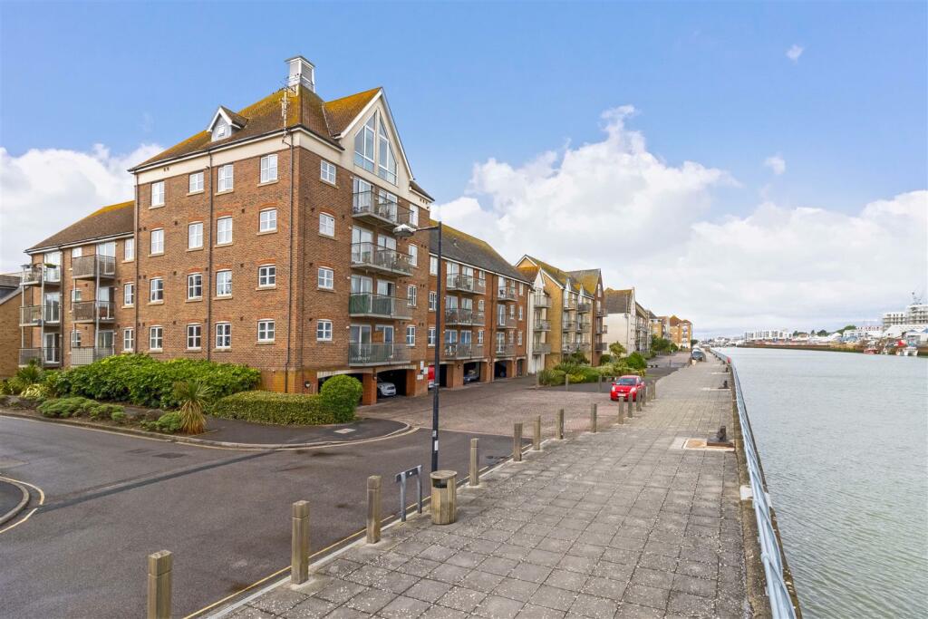1 bedroom flat for sale in Sussex Wharf, ShorehamBySea, BN43