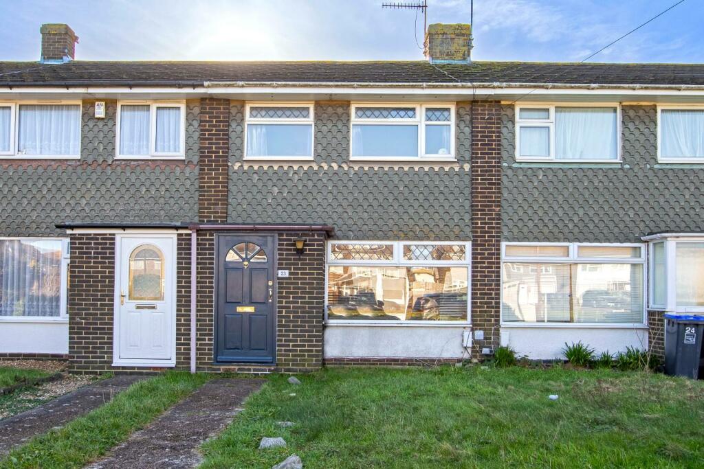 2 bedroom terraced house for sale in Garden Close, Sompting, Lancing, BN15