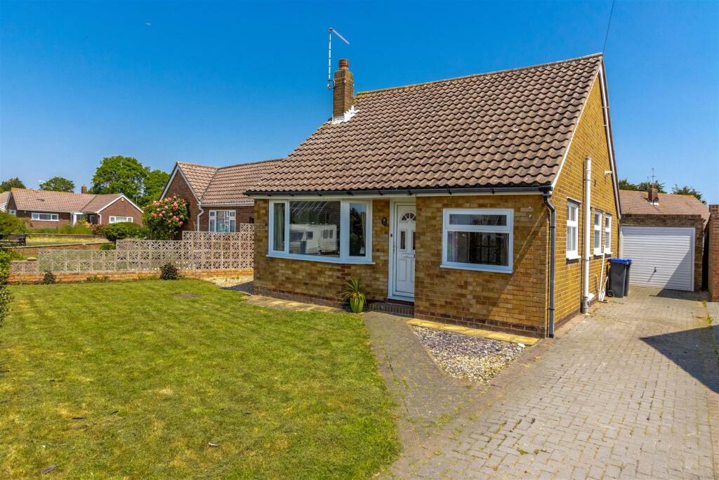2 bedroom detached bungalow for sale in Ullswater Road, Sompting