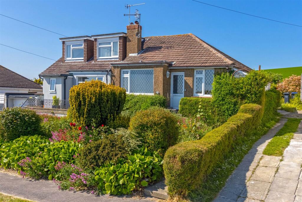 2 bedroom semidetached bungalow for sale in Howard Road, Sompting