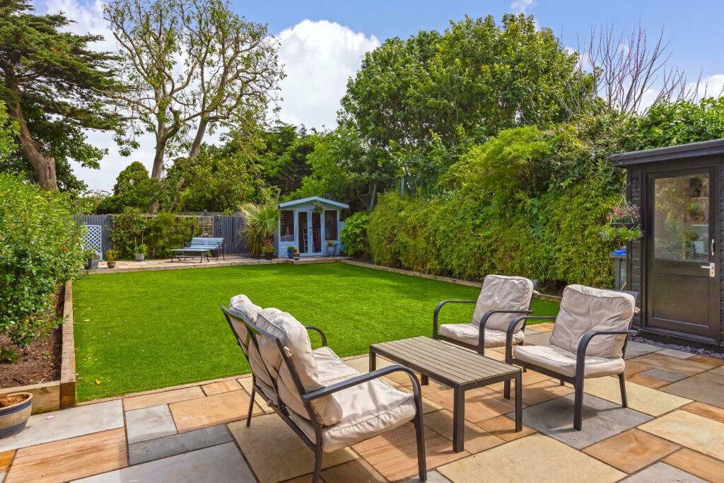 4 bedroom house for sale in Abbey Road, Sompting, Lancing, BN15