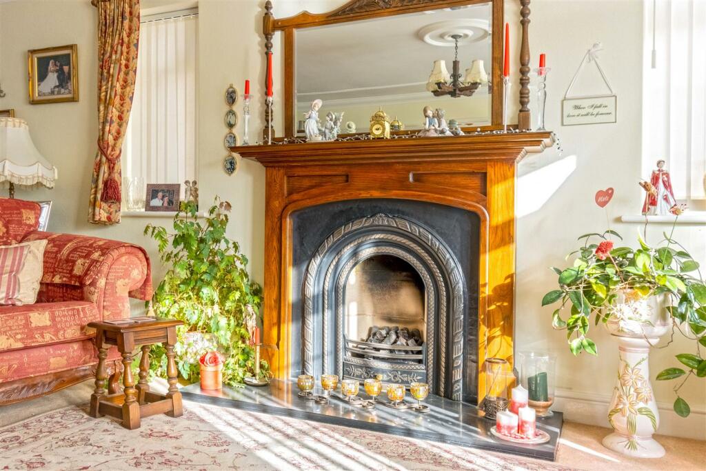 Additional property image - Manor Road, Lancing