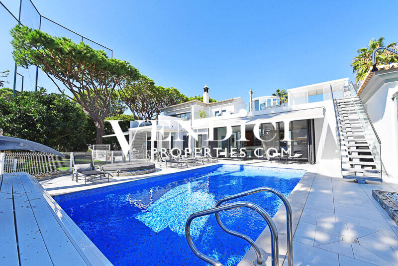 3 bedroom Villa for sale in Vale do Lobo, Algarve