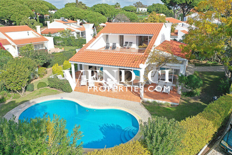 Villa for sale in Vale do Lobo, Algarve