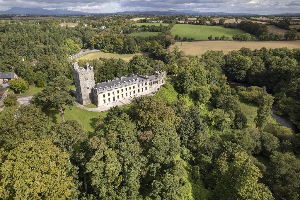 9 bedroom Country House in Blackwater Castle...