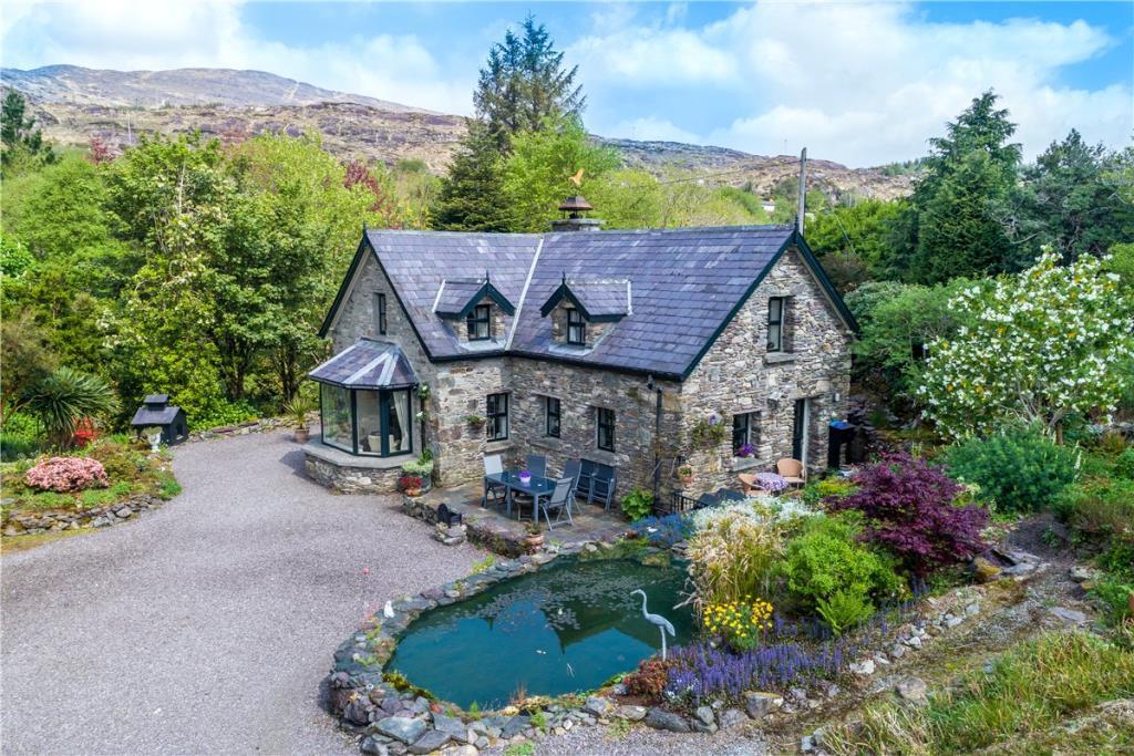 Country house for sale in Derreenrickard Cottage, Tahilla, Sneem