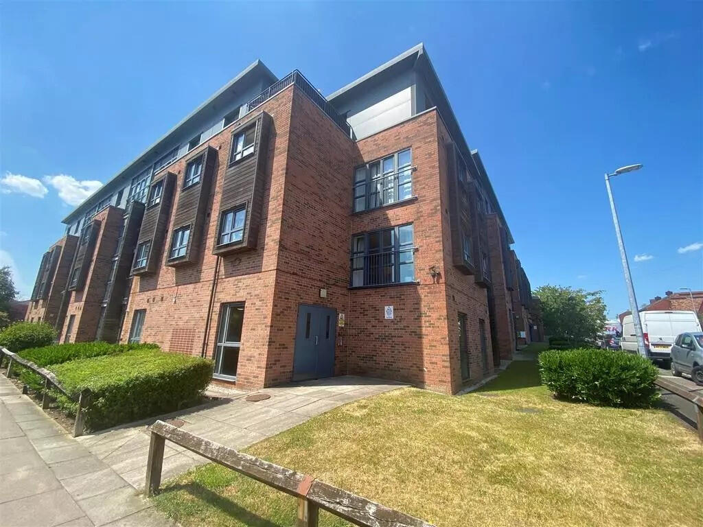 Main image of property: Devonshire Point, 41 Devonshire Road, Manchester, M30