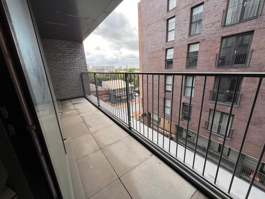 Main image of property: 30 Oldfield Road, Salford, Lancashire, M54ZL