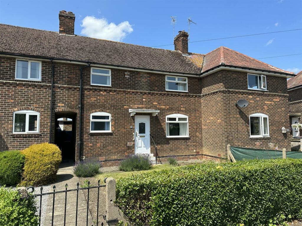 3 bedroom terraced house for sale in Hambleton View, Thirsk, YO7