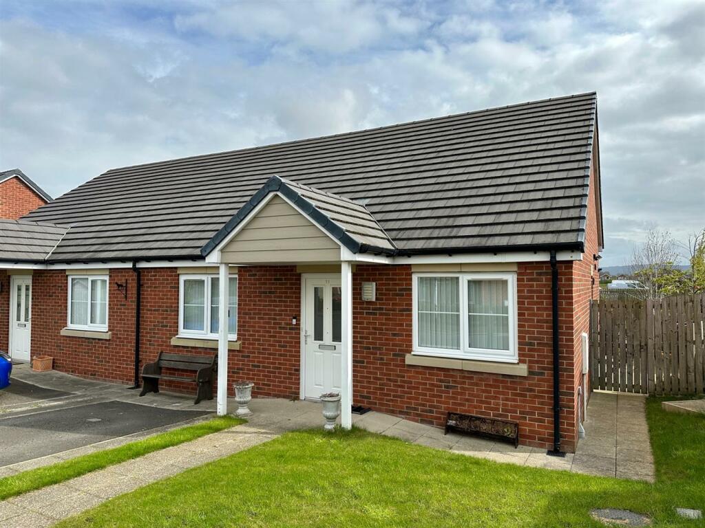 2 bedroom semidetached bungalow for sale in Acacia Drive, Sowerby