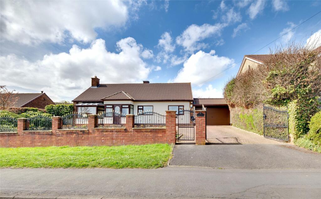 3 bedroom bungalow for sale in North Road, Dipton, Stanley, County