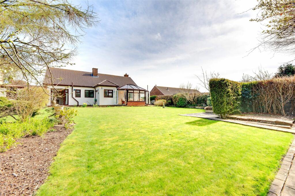 3 bedroom bungalow for sale in North Road, Dipton, Stanley, County