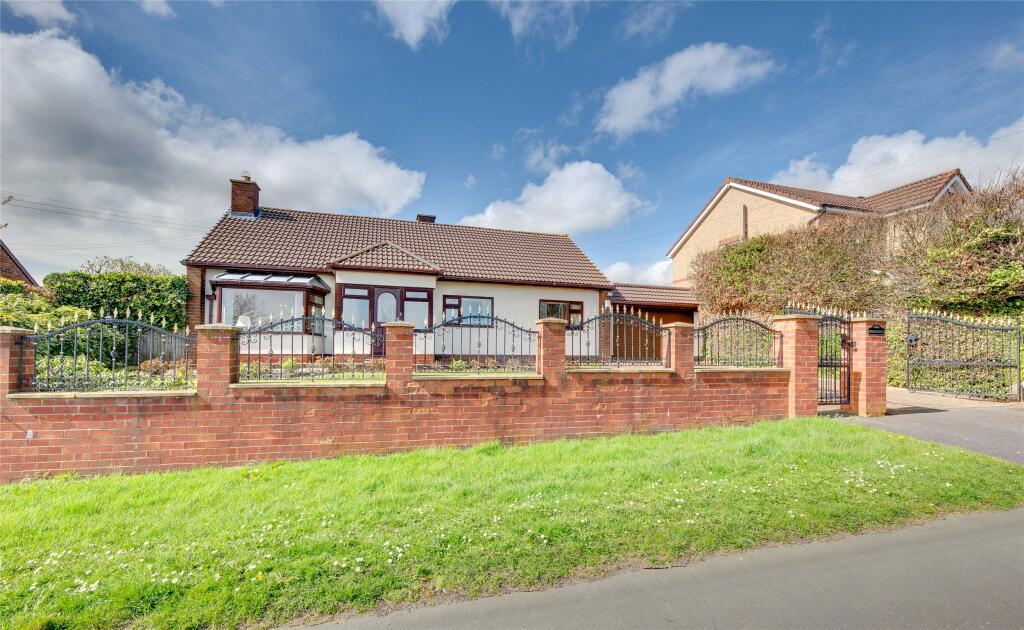 3 bedroom bungalow for sale in North Road, Dipton, Stanley, County