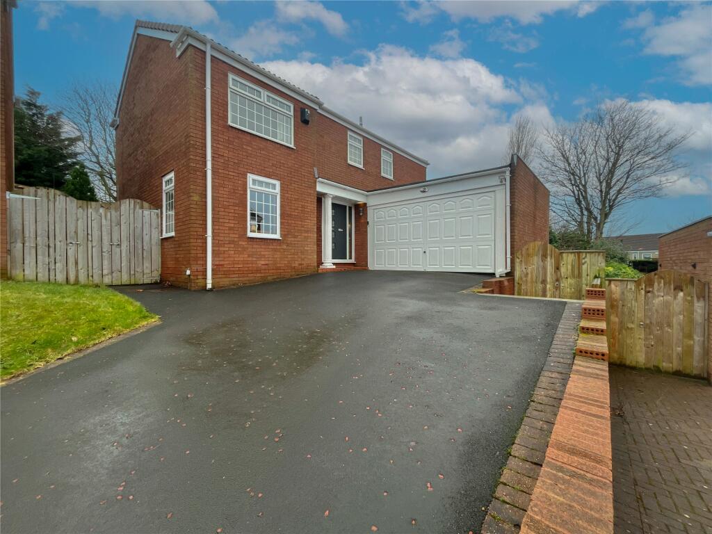 4 bedroom detached house for sale in Alnwick Close, Whickham, NE16