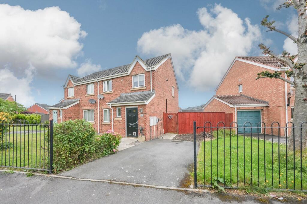 3 bedroom semidetached house for sale in Springfield Road, Blaydon On