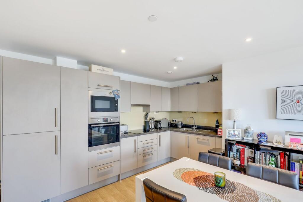 Main image of property: 17 Bessemer Place, London, SE10