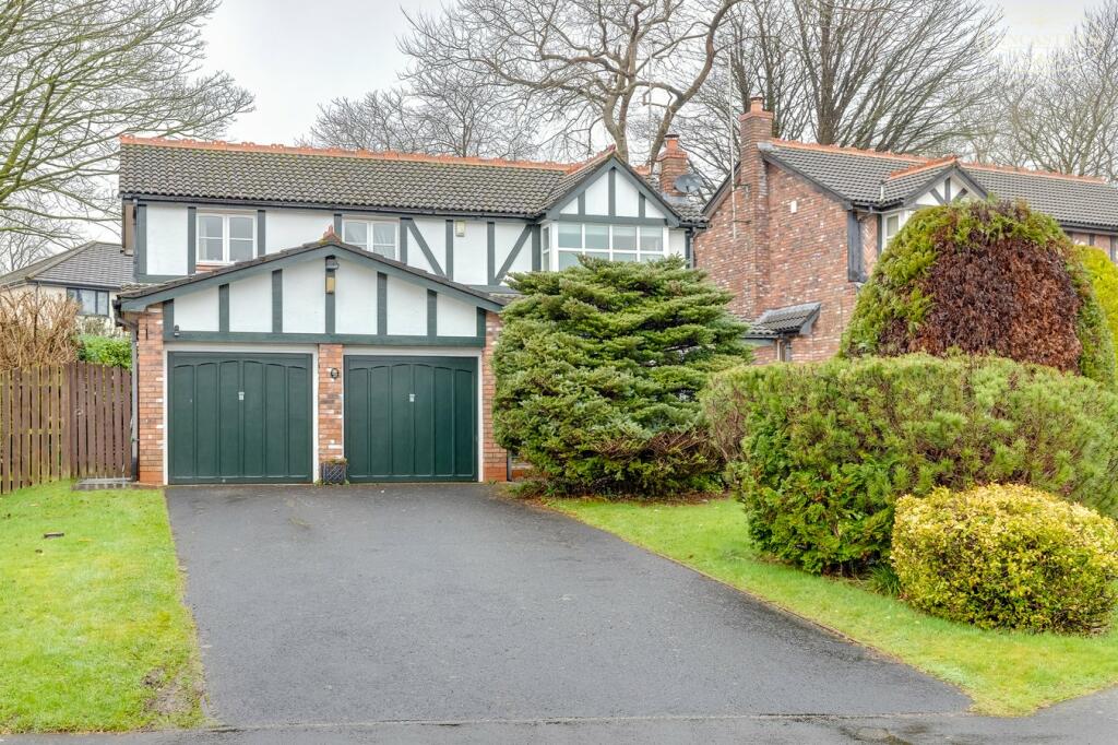 4 bedroom detached house for sale in Mossdale Avenue, Lostock, Bolton, BL1