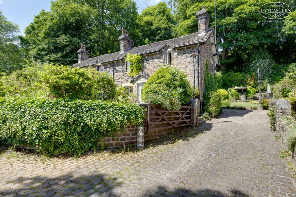 Additional property image - Woodsleigh Cottages, Lady Bridge Lane, BOLTON, BL1
