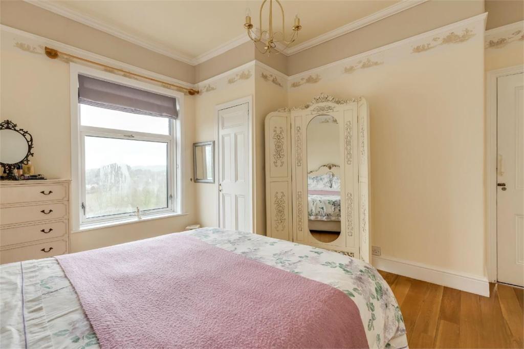 4 bedroom semidetached house for sale in Crown Lane, Horwich, BL6