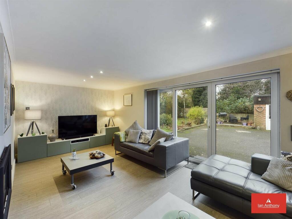 4 bedroom detached house for sale in Crescent Green, Aughton, Ormskirk, L39