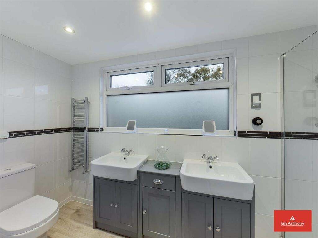 4 bedroom detached house for sale in Crescent Green, Aughton, Ormskirk, L39