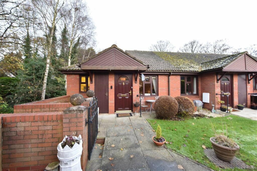 2 bedroom semidetached bungalow for sale in Ormond Avenue, Westhead
