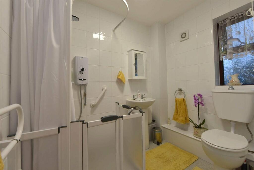 2 bedroom semidetached bungalow for sale in Ormond Avenue, Westhead, Ormskirk, L40