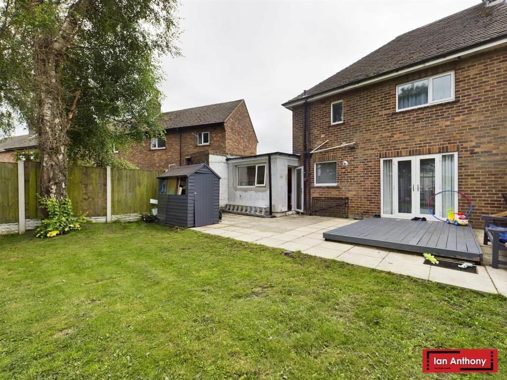 3 bedroom semidetached house for sale in Lancaster Crescent