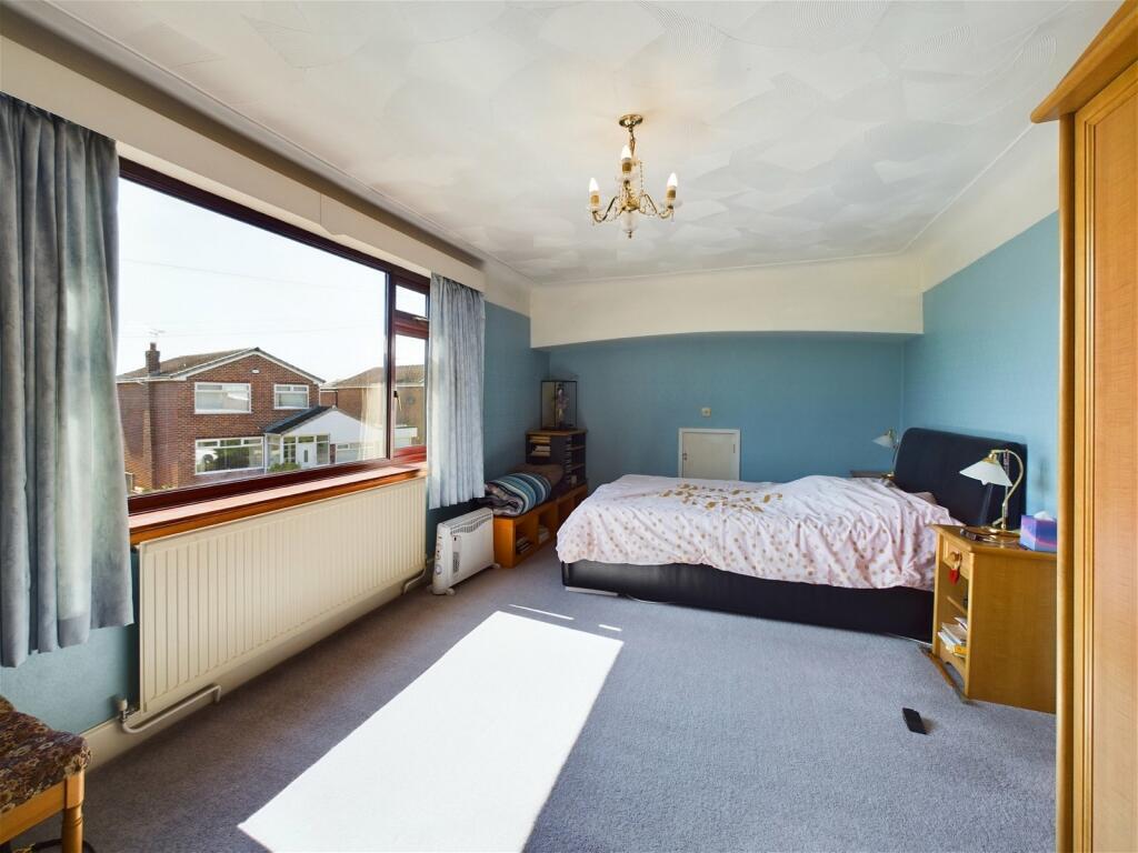 3 bedroom detached house for sale in Sefton Gardens, Aughton, Ormskirk, L39